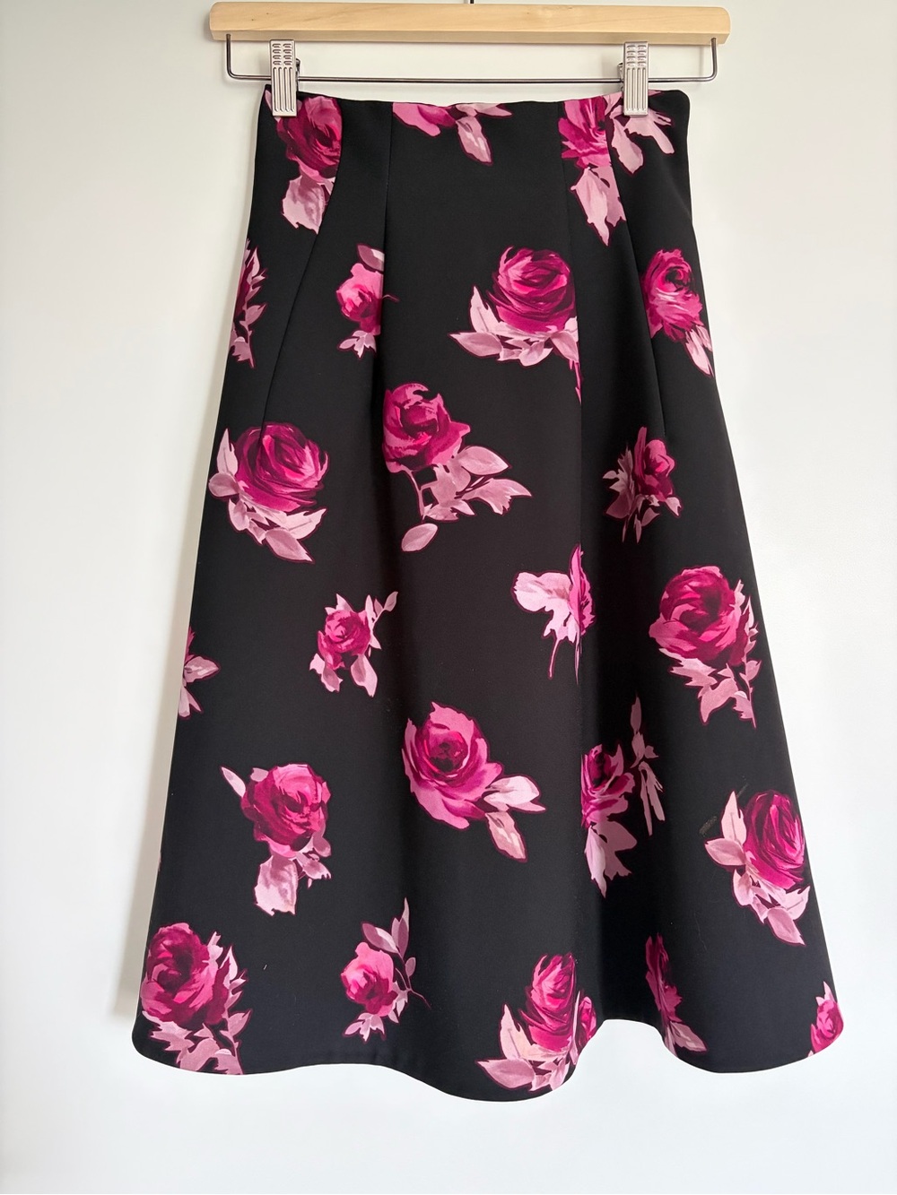 Kate Spade New York Black & Pink Rose Floral Pleated Midi Skirt – 00